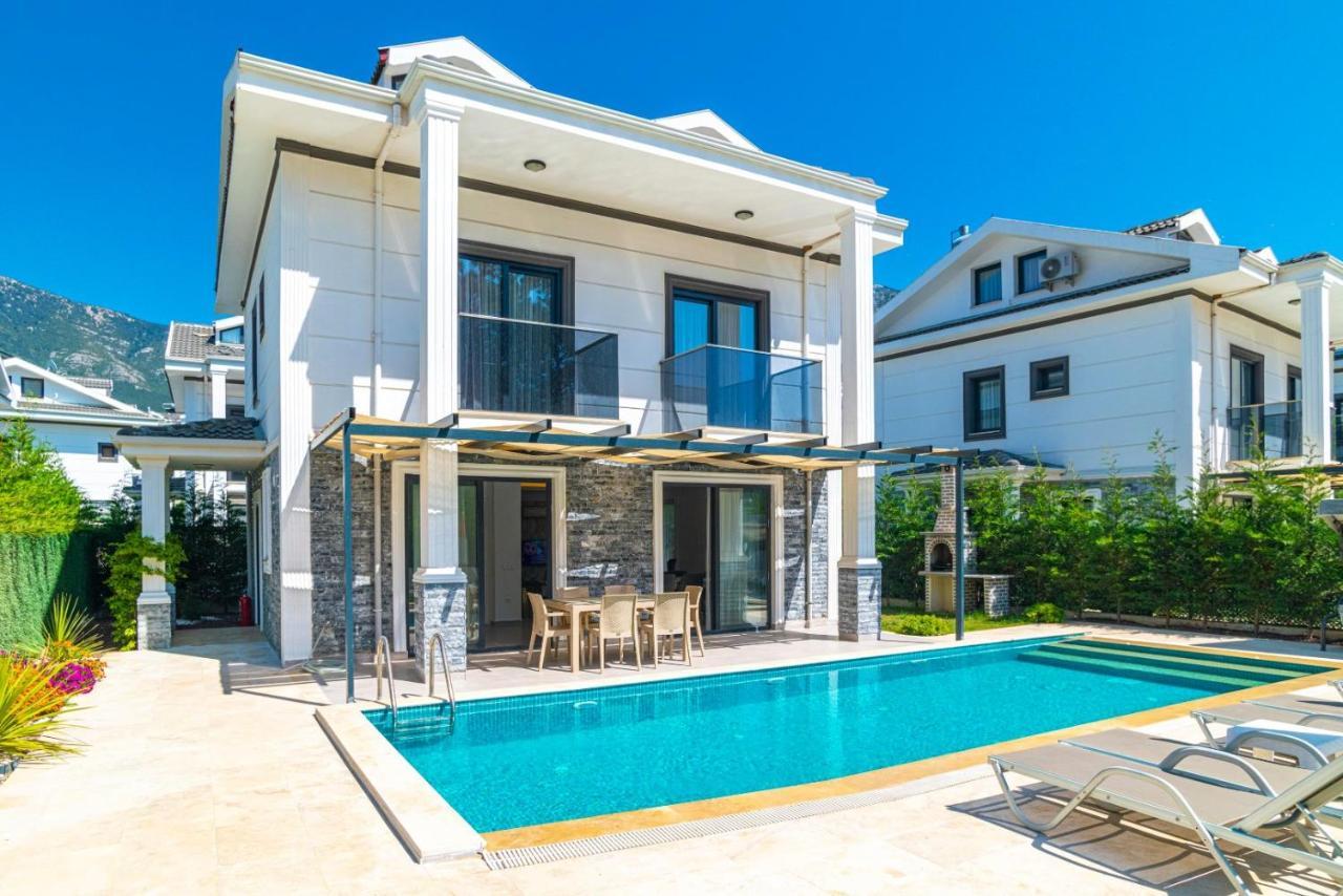 4 Bedroom Holiday Villa In Hisaroenue Oeluedeniz- Gold Rose Fethiye Exterior foto